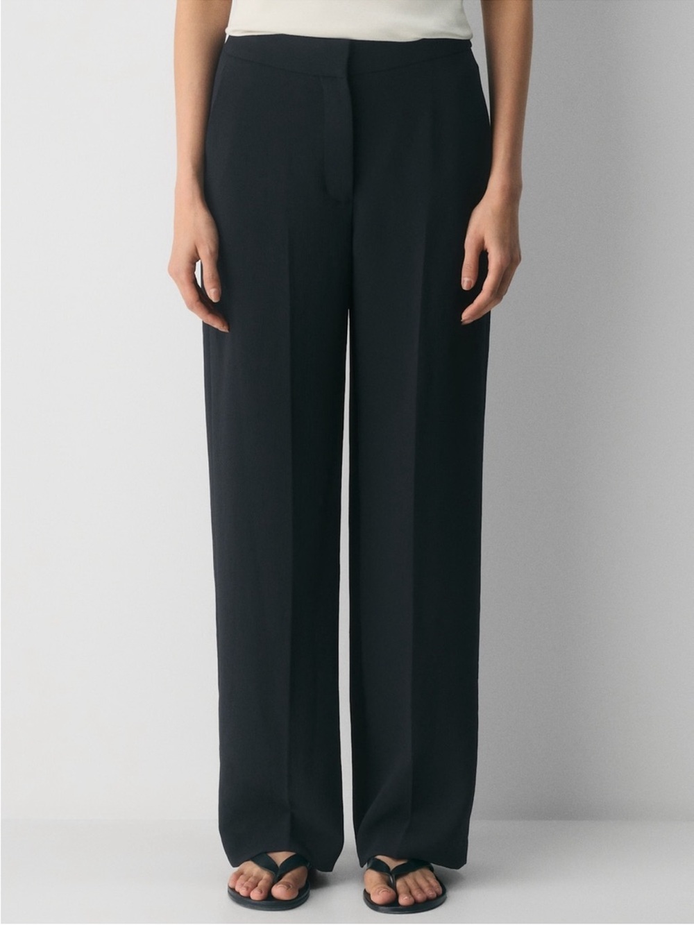Aritzia The Limitless Pant Crepette straight Leg Trouser Size 2 Black